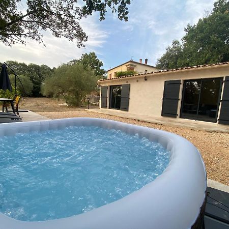 Appartement De Charme Avec Jaccusi Vezenobres Exterior foto