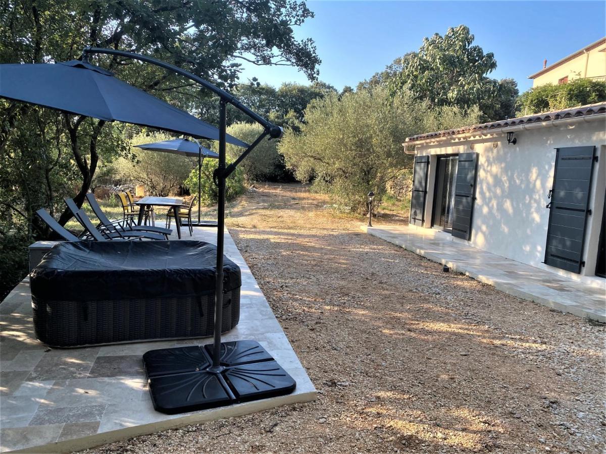 Appartement De Charme Avec Jaccusi Vezenobres Exterior foto