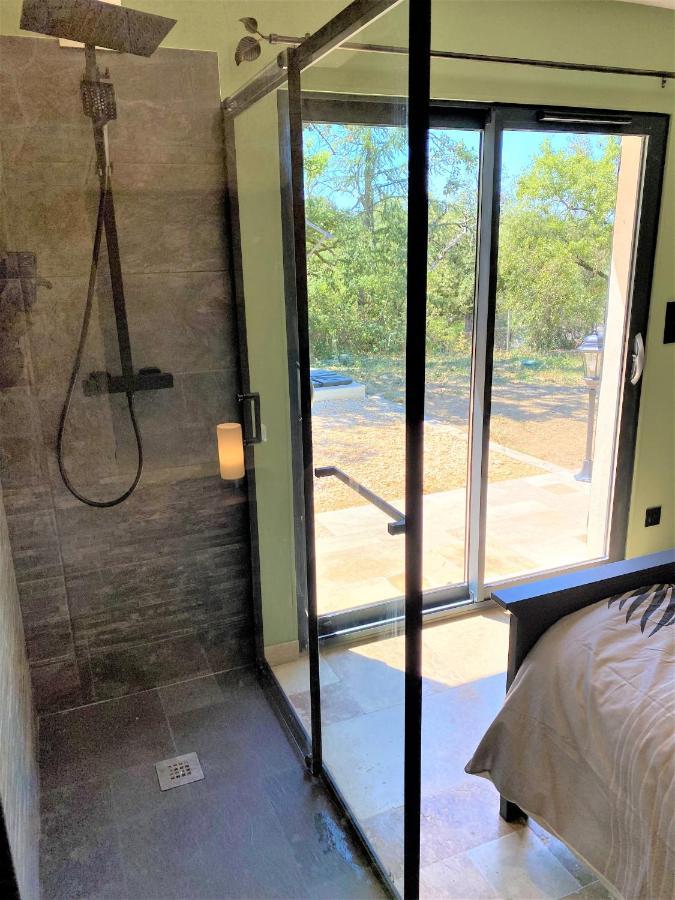 Appartement De Charme Avec Jaccusi Vezenobres Exterior foto