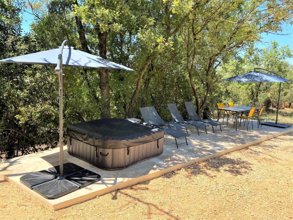 Appartement De Charme Avec Jaccusi Vezenobres Exterior foto