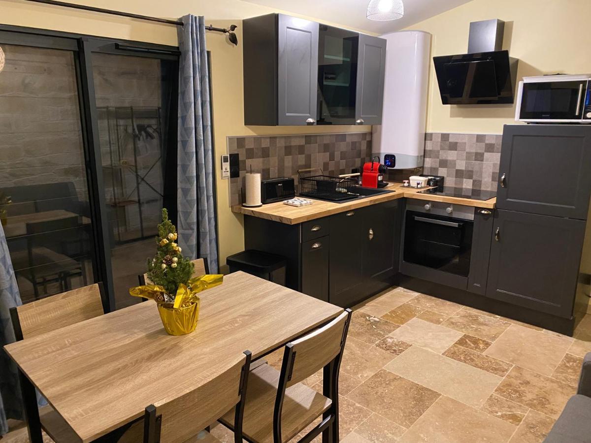 Appartement De Charme Avec Jaccusi Vezenobres Exterior foto